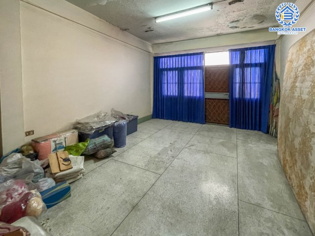 *****อาคารพาณิชย์สองย่านกรุงเทพฯ อาคารพาณิชย์ ซอยเพชรเกษม65/1 เนื้อที่กว้าง 17 ตร.ว. ฟังก์ชัน 3 ห้องนอน 3 ห้องน้ำ ที่จอดรถ 1 คัน ตั้งบนทำเลที่อยู่ชุมชน ทำการค้าขายได้ ใกล้ห้างสรรพสินค้า โรบินสันบางแคและบิ๊กซี เพชรเกษม เชื่อมต่อถนนเพชรเกษม